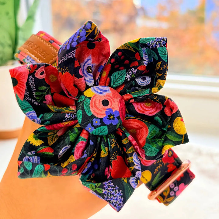 Midnight Floral Signature Band™ + Slide-On Bloomtie™ + Joyline™ Flower Collar & Leash Set Sniff & Bark™
