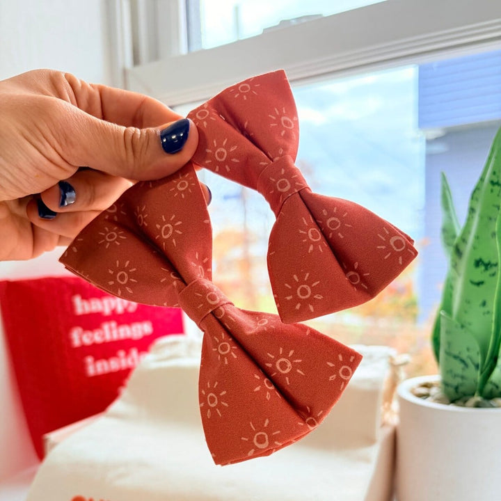 Amber Suns Dappertie™ – Sleek Slide-On Bowtie Bowties Sniff & Bark™