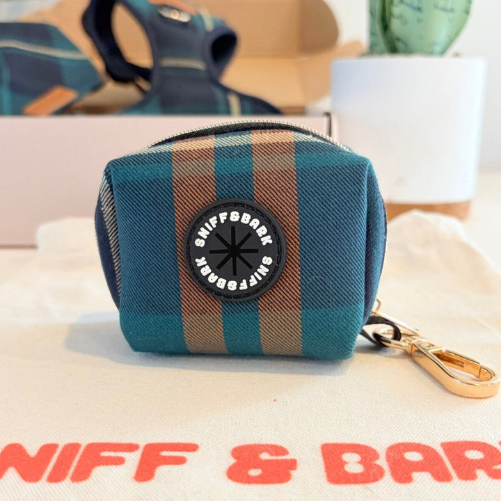 Gentleman GlamGo™ – Poop Bag Case – Posh Exits Poop Bag Holder Sniff & Bark™